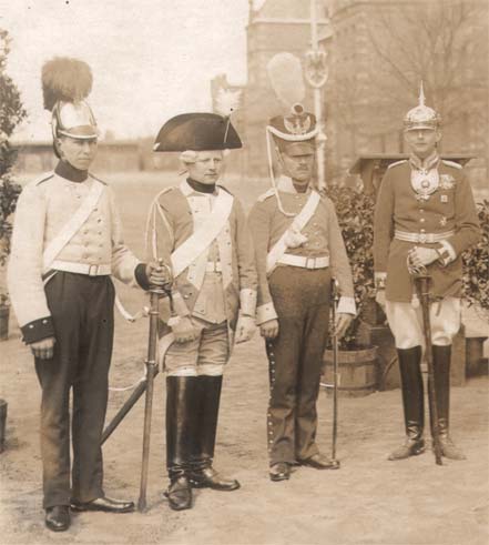 Uniformhistorie
